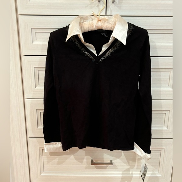 Black sweater with silky cream collar - Picture 2 of 8